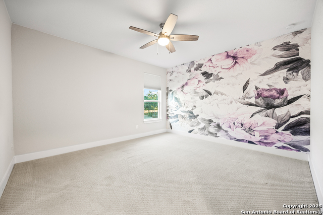 Listing photo id 31 for 571 Englewood Lane