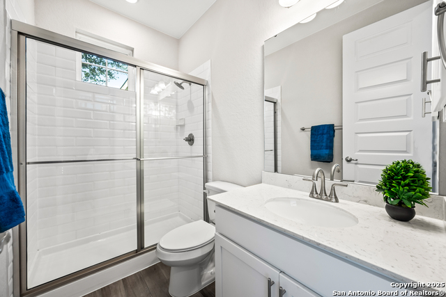 Listing photo id 33 for 571 Englewood Lane