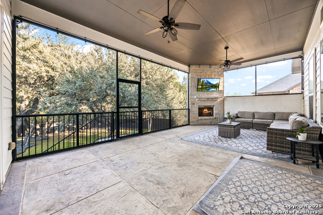 Listing photo id 37 for 571 Englewood Lane