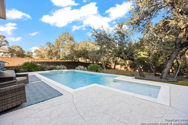 Listing photo id 41 for 571 Englewood Lane