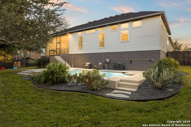 Listing photo id 46 for 571 Englewood Lane