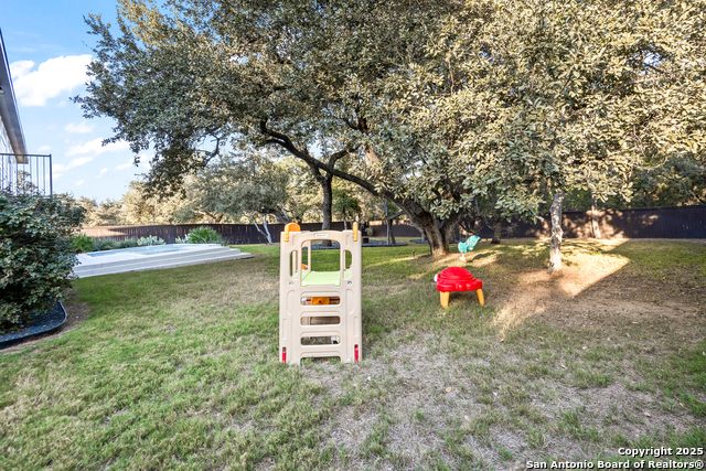 Listing photo id 50 for 571 Englewood Lane