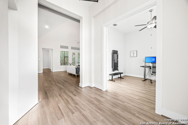 Listing photo id 4 for 571 Englewood Lane