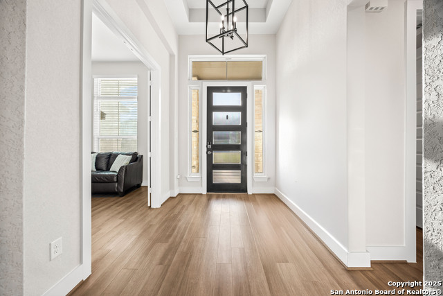 Listing photo id 7 for 571 Englewood Lane