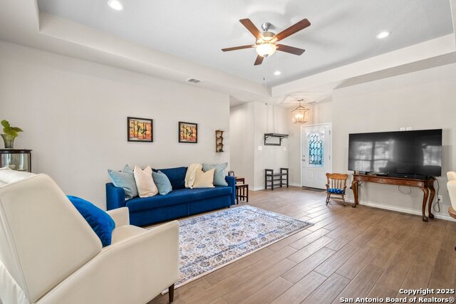 Image 3 of 22 For 1094 Whispering Hills