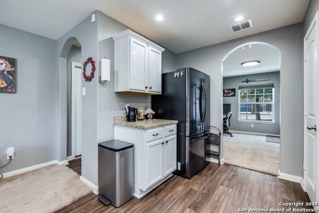 Listing photo id 8 for 6119 Still Meadow
