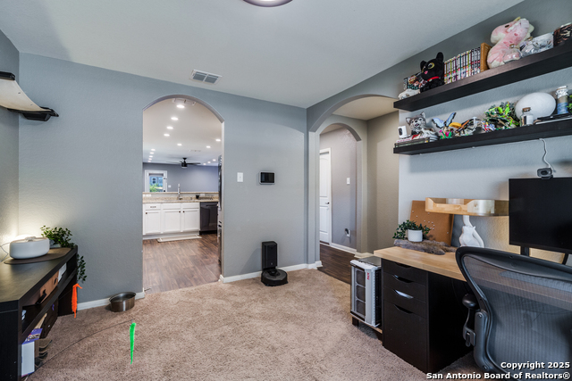 Listing photo id 12 for 6119 Still Meadow
