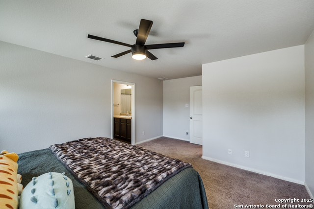Listing photo id 17 for 6119 Still Meadow