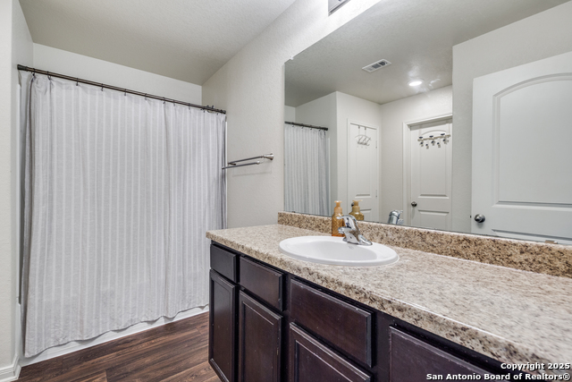 Listing photo id 18 for 6119 Still Meadow