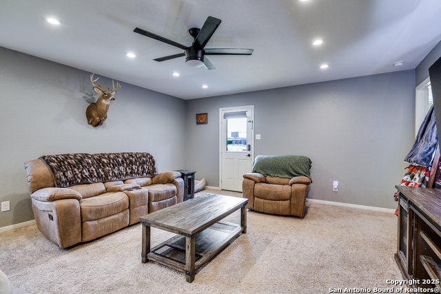Listing photo id 19 for 6119 Still Meadow