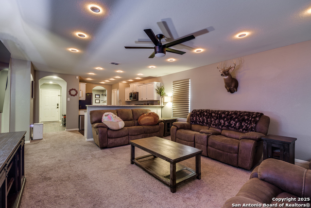 Listing photo id 1 for 6119 Still Meadow