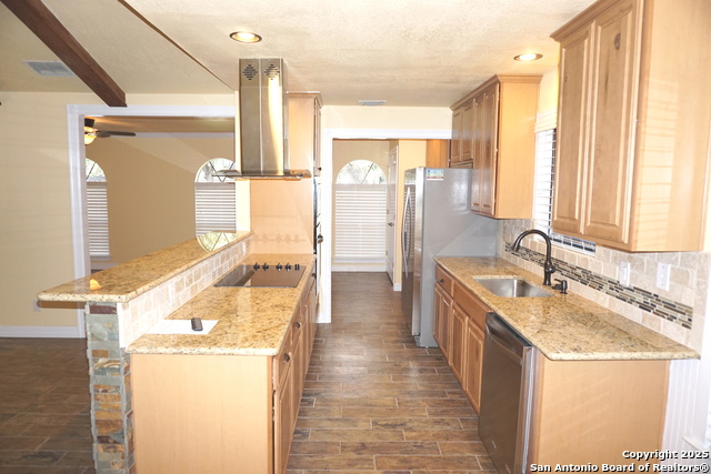 Image 11 of 33 For 7634 Susan Elaine