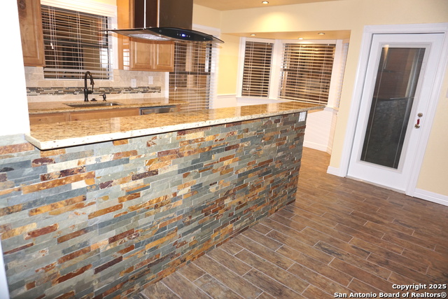 Image 12 of 33 For 7634 Susan Elaine