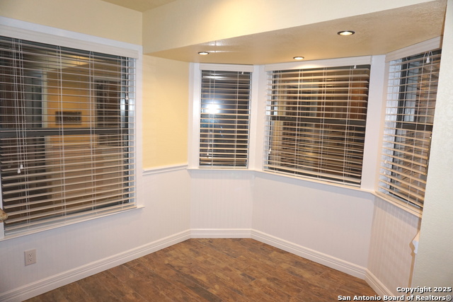 Image 9 of 33 For 7634 Susan Elaine