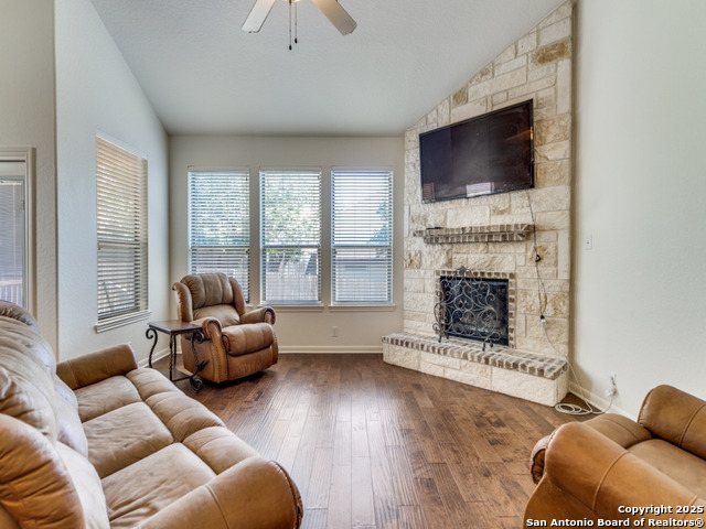 Image 4 of 25 For 8702 Elkhorn