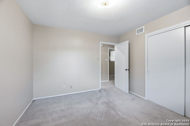 Listing photo id 18 for 3006 Renker  