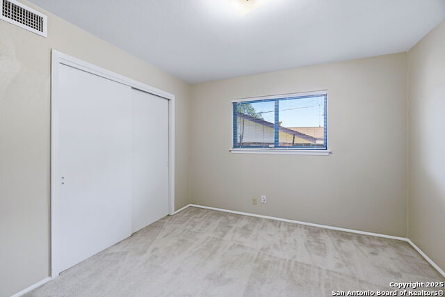 Listing photo id 19 for 3006 Renker  