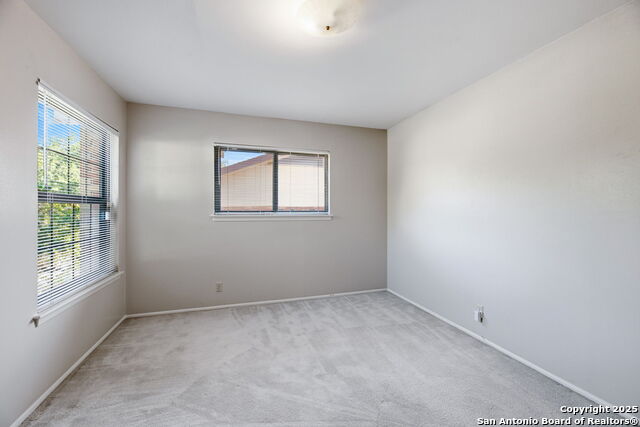 Listing photo id 22 for 3006 Renker  