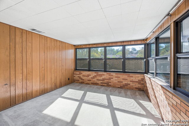 Listing photo id 4 for 3006 Renker  