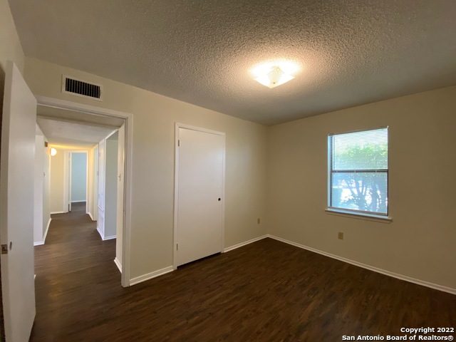 Listing photo id 8 for 226 Blue Bonnet