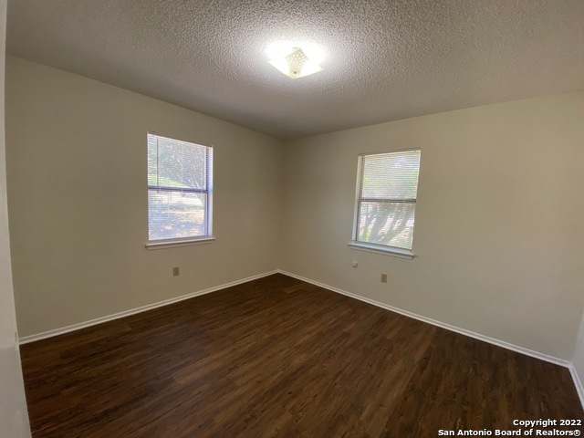Listing photo id 9 for 226 Blue Bonnet