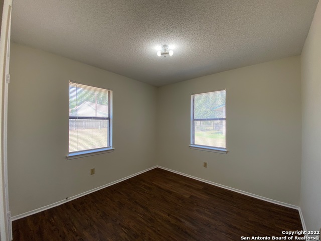 Listing photo id 11 for 226 Blue Bonnet