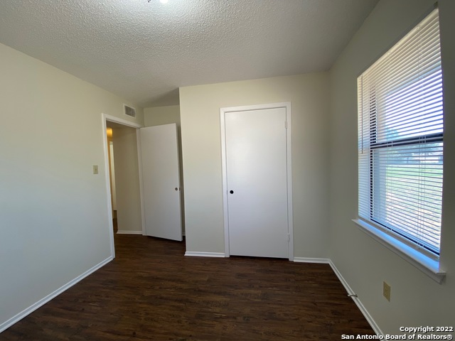 Listing photo id 12 for 226 Blue Bonnet