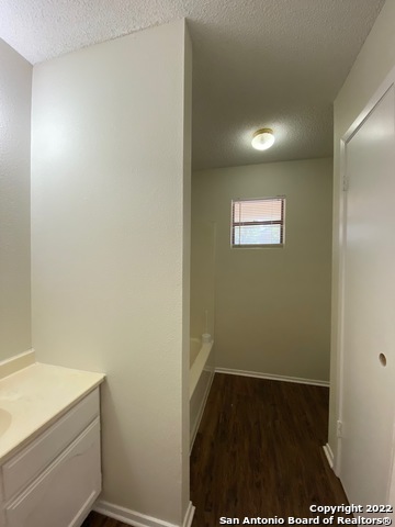 Listing photo id 13 for 226 Blue Bonnet