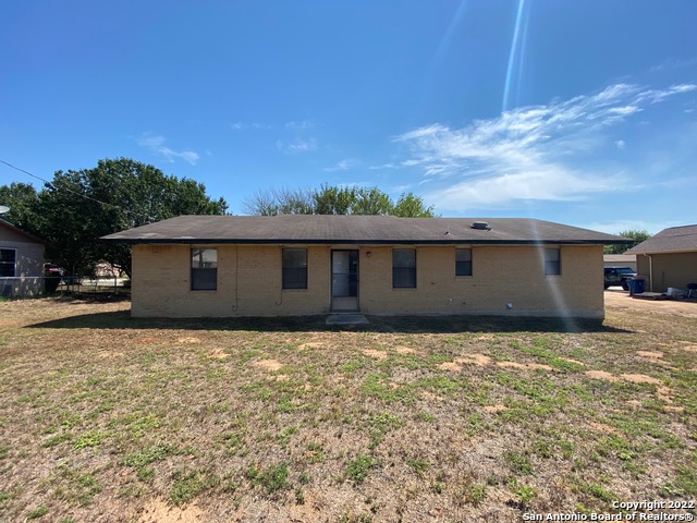 Listing photo id 17 for 226 Blue Bonnet
