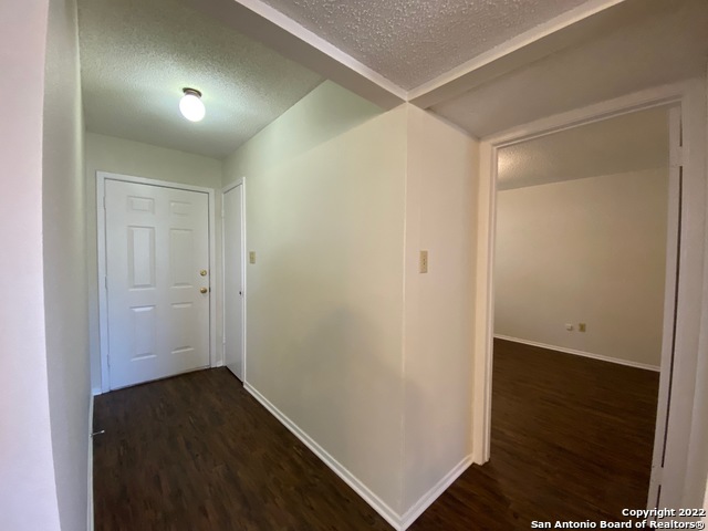 Listing photo id 1 for 226 Blue Bonnet