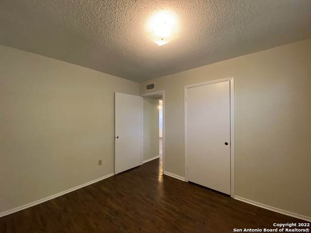 Listing photo id 7 for 226 Blue Bonnet
