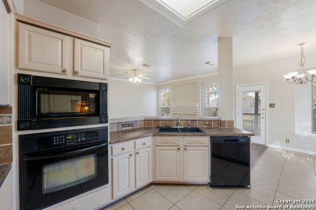 Listing photo id 8 for 9111 Dapple Gray Ct
