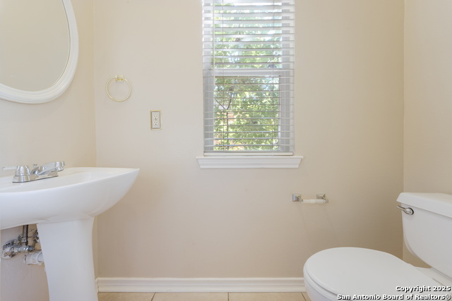 Listing photo id 11 for 9111 Dapple Gray Ct