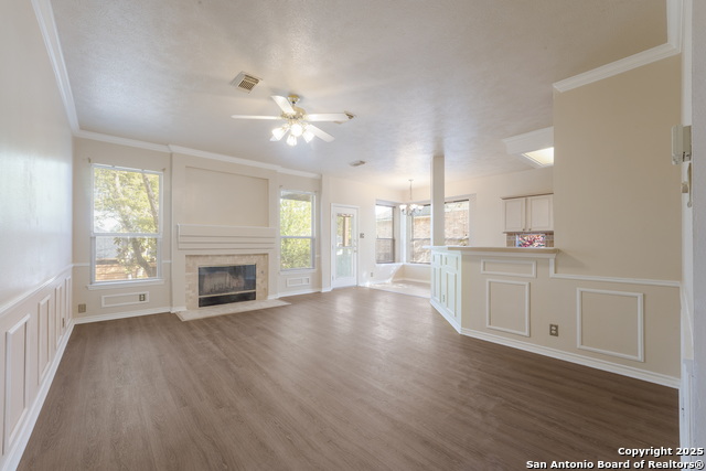 Listing photo id 4 for 9111 Dapple Gray Ct