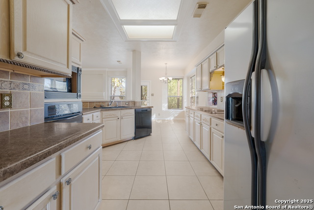 Listing photo id 7 for 9111 Dapple Gray Ct