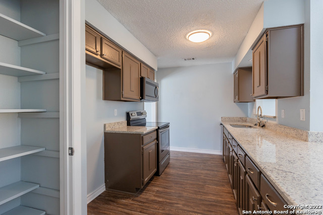 Image 10 of 32 For 4902 Brookhead Ln