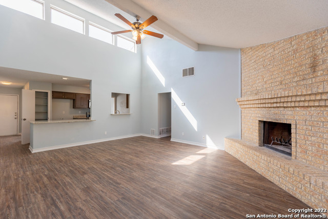 Image 12 of 32 For 4902 Brookhead Ln