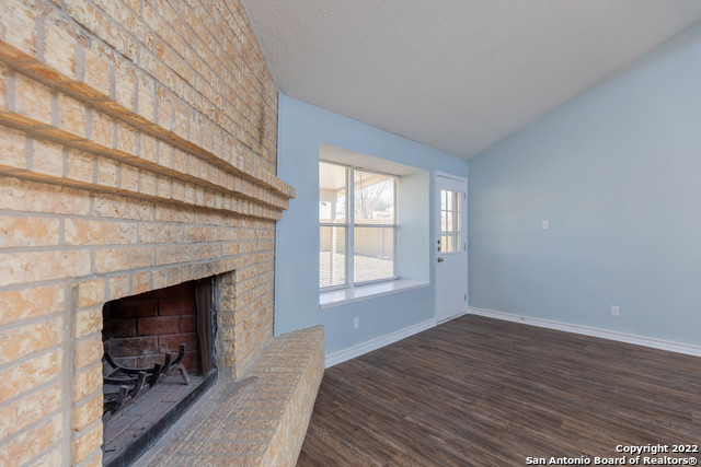 Image 13 of 32 For 4902 Brookhead Ln