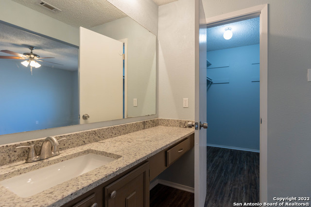 Image 17 of 32 For 4902 Brookhead Ln