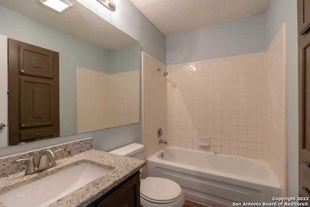 Image 22 of 32 For 4902 Brookhead Ln