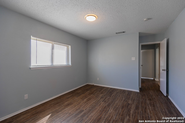 Image 24 of 32 For 4902 Brookhead Ln