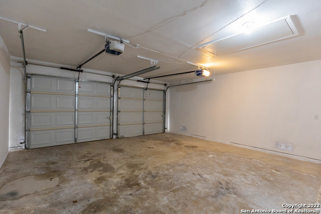 Image 26 of 32 For 4902 Brookhead Ln