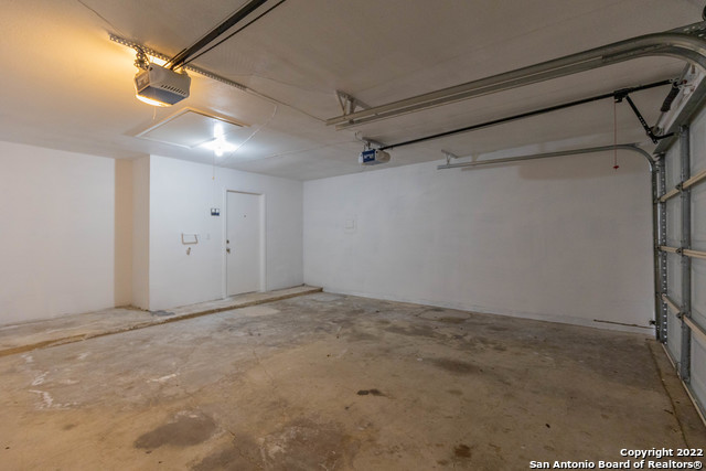 Image 27 of 32 For 4902 Brookhead Ln