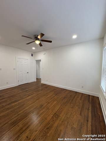 Image 7 of 21 For 805 Summit Ave W 1