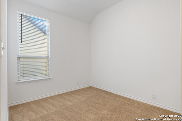 Listing photo id 18 for 1523 Balcones Fault