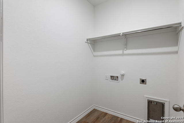 Listing photo id 20 for 1523 Balcones Fault