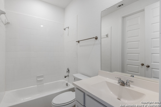 Listing photo id 21 for 1523 Balcones Fault