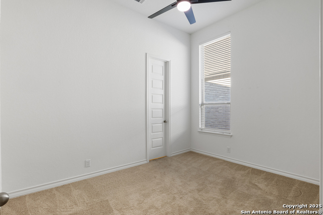 Listing photo id 22 for 1523 Balcones Fault