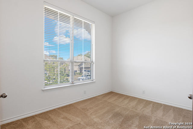 Listing photo id 23 for 1523 Balcones Fault