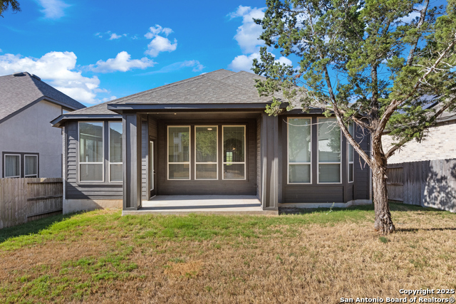 Listing photo id 25 for 1523 Balcones Fault